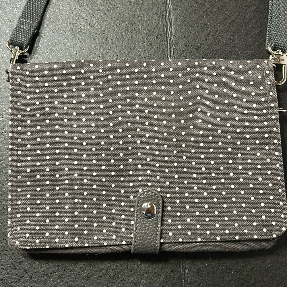 Thirty-One crossbody clutch, Cotton gray dot
